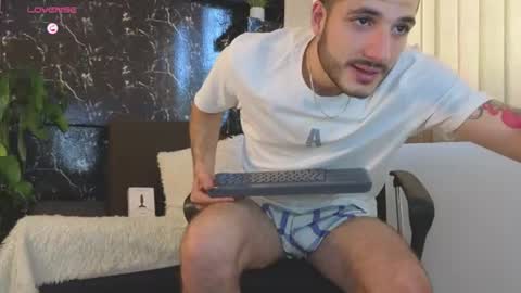 Snapshot of rafael_mendez chatting on 07-21-26, 08:33 R A F A E L online show from 07-21-26, 08:33