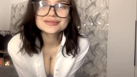 Snapshot of rafaelaloghry chatting on 01-12-26, 09:14 Riya online show from 01-12-26, 09:14