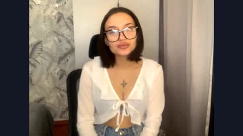 Snapshot of rafaelaloghry chatting on 02-03-26, 12:21 Riya online show from 02-03-26, 12:21