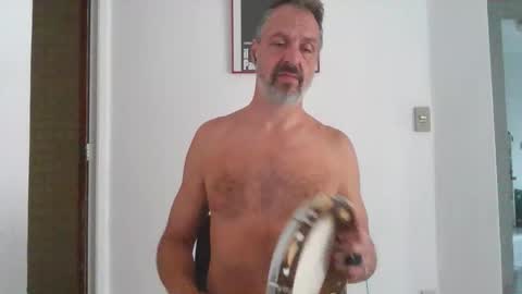 Snapshot of rafaelsel chatting on 12-19-25, 05:20 Big Uncle Jungle online show from 12-19-25, 05:20