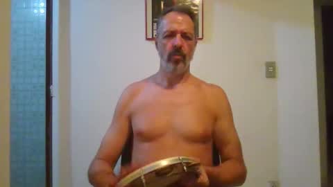 Snapshot of rafaelsel chatting on 12-21-25, 11:45 Big Uncle Jungle online show from 12-21-25, 11:45