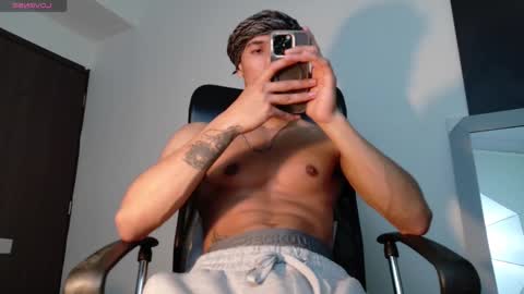 IG online show from 12-17-25, 03:34