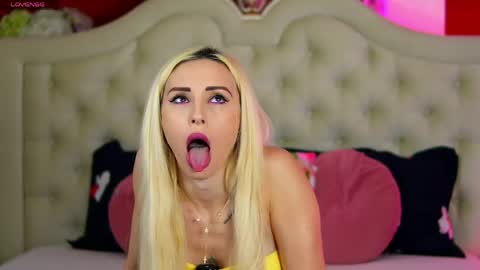 Snapshot of ragazzabellasquirt chatting on 06-02-26, 05:20 ragazzabellasquirt online show from 06-02-26, 05:20