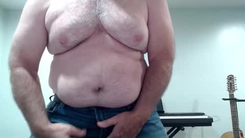 Snapshot of ragin_hardon001 chatting on 10-19-25, 06:08 Ray online show from 10-19-25, 06:08