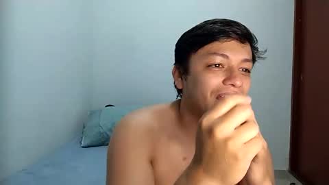 raider and roxie online show from 12-01-25, 01:05