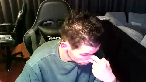 Snapshot of raimondo32 chatting on 12-15-25, 06:23 Raimondo te Paste online show from 12-15-25, 06:23