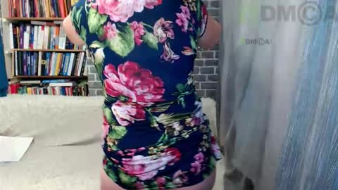 Snapshot of rainbowladyy chatting on 12-18-25, 02:28 rainbowladyy online show from 12-18-25, 02:28