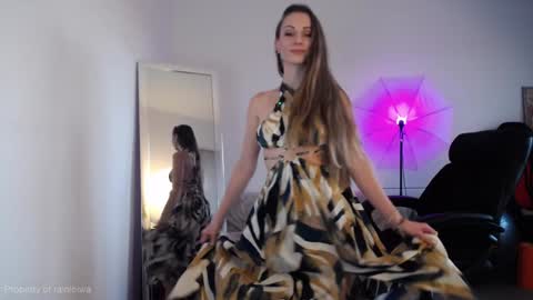 Snapshot of rainleiwa chatting on 12-30-24, 02:30 Call me Lei online show from 12-30-24, 02:30