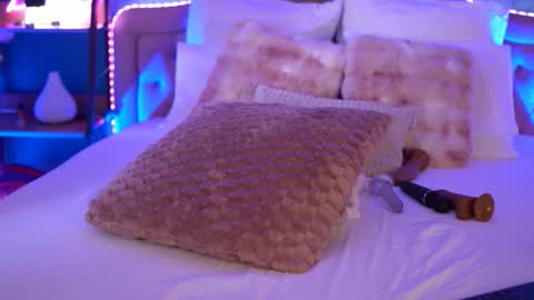 RaisaVawn online show from 03-26-26, 07:03