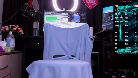Laura online show from 12-02-24, 02:42