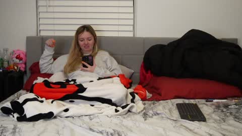 Rami online show from 01-22-25, 01:31