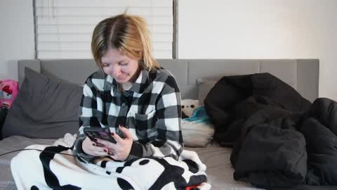 Rami online show from 01-30-25, 01:44