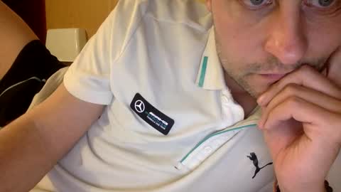 Snapshot of randobad12 chatting on 12-14-25, 08:46 randobad12 online show from 12-14-25, 08:46