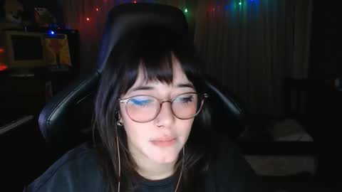 randomegirl666 online show from 04-23-26, 02:35