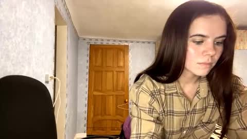 Snapshot of raneetagaloe chatting on 09-08-25, 04:17 Lia online show from 09-08-25, 04:17