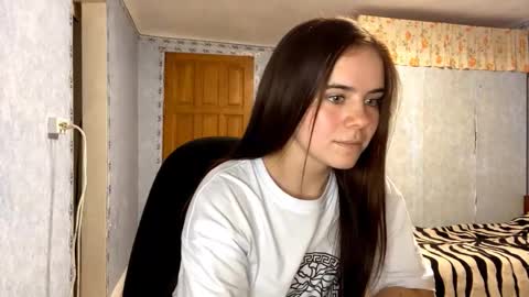 Snapshot of raneetagaloe chatting on 09-13-25, 04:07 Lia online show from 09-13-25, 04:07