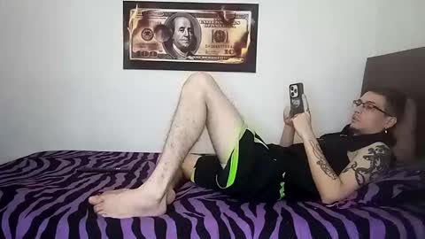 Snapshot of rangel_sex chatting on 05-12-26, 06:38 Rangel and Lola online show from 05-12-26, 06:38