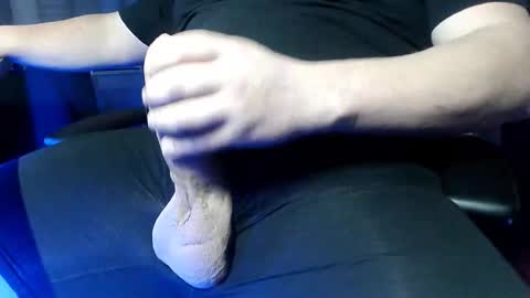 Snapshot of rapaces49 chatting on 01-16-26, 05:17 Raptor online show from 01-16-26, 05:17