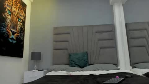 Raphael Nyon online show from 02-05-26, 03:33