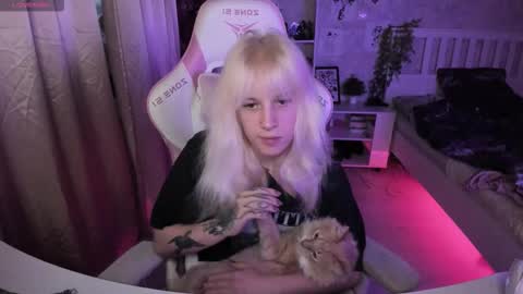 Rapunzel online show from 11-26-25, 01:23