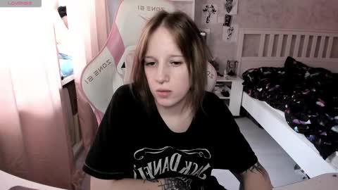 Snapshot of rapunzel_cute chatting on 03-03-26, 01:17 Rapunzel online show from 03-03-26, 01:17