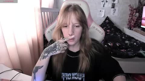 Snapshot of rapunzel_cute chatting on 05-14-26, 01:40 Rapunzel online show from 05-14-26, 01:40