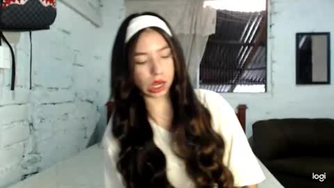 Snapshot of raquel2411 chatting on 05-24-26, 06:35 raquel2411 online show from 05-24-26, 06:35