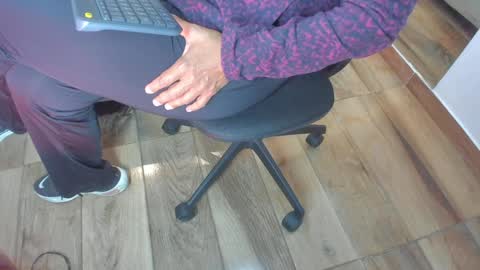 Snapshot of raquel_moore chatting on 01-21-25, 07:04 Raquel Moore online show from 01-21-25, 07:04
