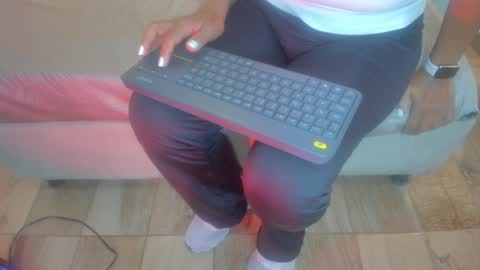 Snapshot of raquel_moore chatting on 02-02-25, 10:46 Raquel Moore online show from 02-02-25, 10:46