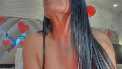 Snapshot of raquel_moore chatting on 02-15-25, 08:11 Raquel Moore online show from 02-15-25, 08:11