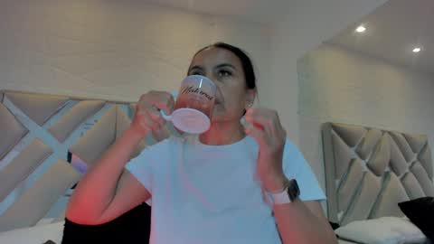Snapshot of raquel_moore chatting on 03-06-25, 08:08 Raquel Moore online show from 03-06-25, 08:08