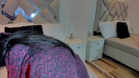 Snapshot of raquel_moore chatting on 03-07-25, 10:02 Raquel Moore online show from 03-07-25, 10:02