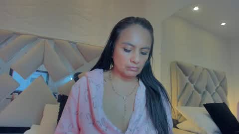 Snapshot of raquel_moore chatting on 03-12-25, 11:42 Raquel Moore online show from 03-12-25, 11:42