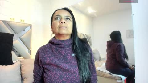 Snapshot of raquel_moore chatting on 09-19-25, 11:11 Raquel Moore online show from 09-19-25, 11:11