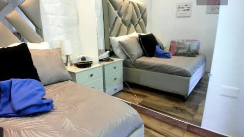 Snapshot of raquel_moore chatting on 10-06-25, 11:40 Raquel Moore online show from 10-06-25, 11:40