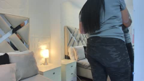 Raquel Moore  online show from 03-14-26, 12:10