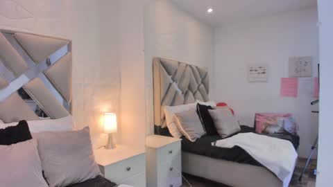 Raquel Moore  online show from 03-16-26, 02:43