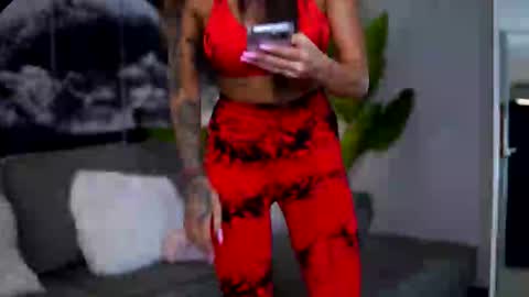 Raquelle online show from 09-22-25, 07:10