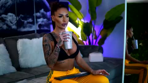 Raquelle online show from 10-11-25, 09:30