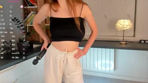 Snapshot of rashidagiczewski chatting on 11-07-25, 11:10 Nicole online show from 11-07-25, 11:10