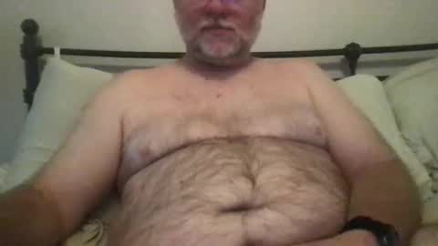 Snapshot of rattoy19 chatting on 10-31-25, 02:18 Rattoy online show from 10-31-25, 02:18