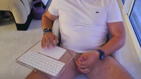 Snapshot of raulmartinez8888 chatting on 01-09-26, 10:55 RM online show from 01-09-26, 10:55