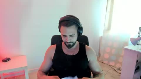 Snapshot of raulmaxel chatting on 05-05-26, 03:36 RaulMaxel online show from 05-05-26, 03:36