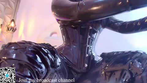   online show from 11-06-25, 03:57