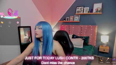 Snapshot of raven_curly chatting on 11-20-25, 02:56 Raven Curly online show from 11-20-25, 02:56