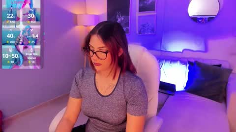 Snapshot of raven_curly chatting on 12-14-25, 04:40 Raven Curly online show from 12-14-25, 04:40