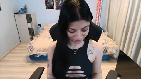 raven_haired_goddess online show from 04-15-26, 06:42