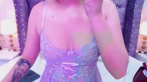 Snapshot of raven_love_ chatting on 10-08-25, 08:06 raven_love_ online show from 10-08-25, 08:06