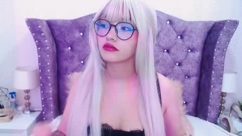 Snapshot of raven_love_ chatting on 10-21-25, 07:58 raven_love_ online show from 10-21-25, 07:58