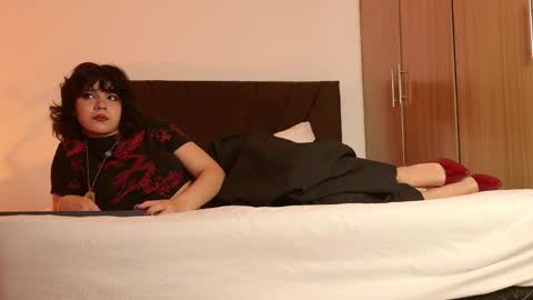Snapshot of raven_oa chatting on 05-25-26, 11:49 online show from 05-25-26, 11:49